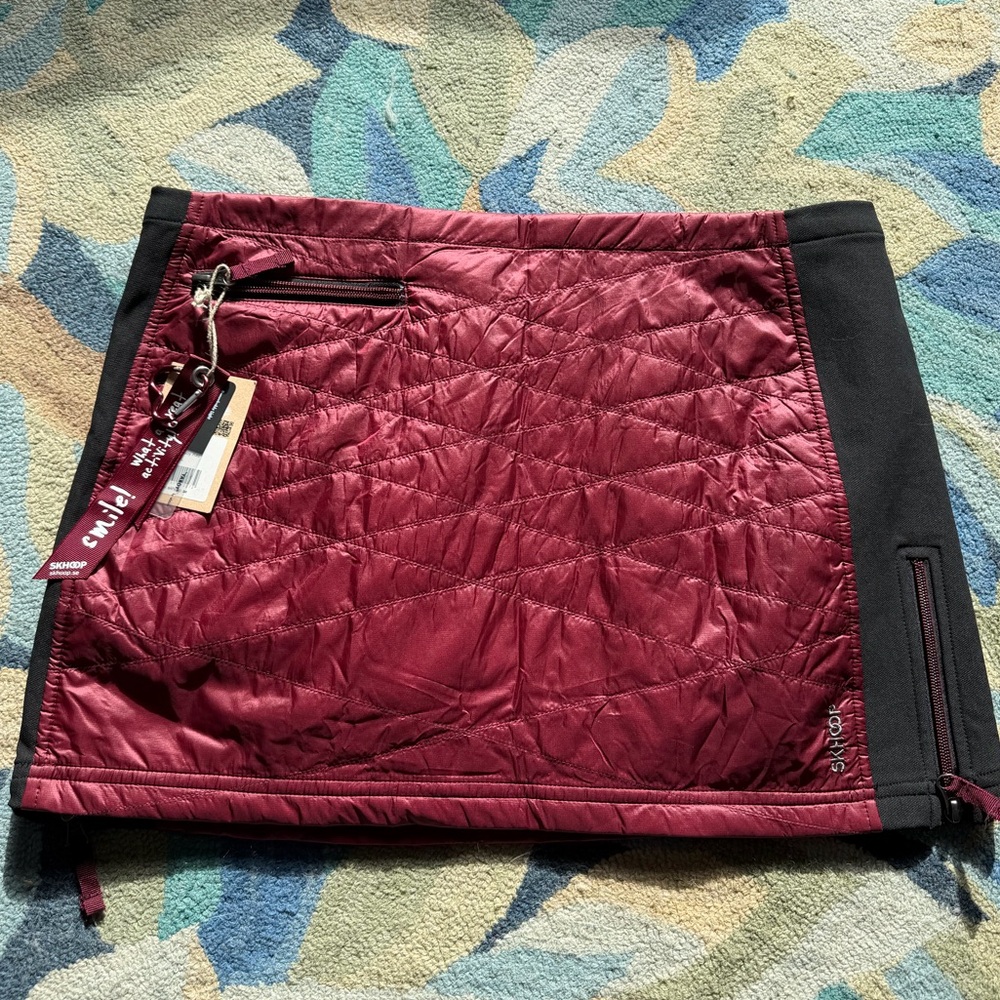Skhoop Insulated Bum Warmer / Mini Skirt Ruby Red / Black SZ XL